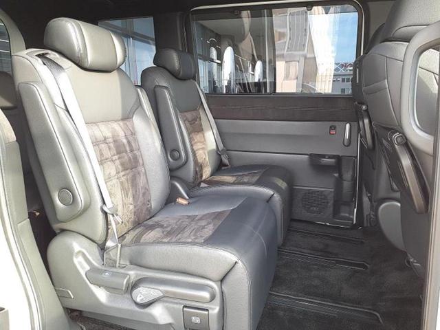 ステップワゴン ｅＨＥＶスパーダプレミアムライン　新品タイヤ／純正　１１インチ　ＳＤナビ／フリップダウンモニター／衝突安全装置／両側電動スライドドア／シートヒーター／車線逸脱防止支援システム／シート　ハーフレザー／電動バックドア　衝突被害軽減システム（5枚目）