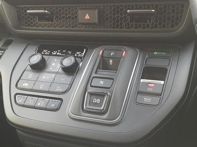 ステップワゴン ｅＨＥＶスパーダプレミアムライン　新品タイヤ／純正　１１インチ　ＳＤナビ／フリップダウンモニター／衝突安全装置／両側電動スライドドア／シートヒーター／車線逸脱防止支援システム／シート　ハーフレザー／電動バックドア　衝突被害軽減システム（30枚目）