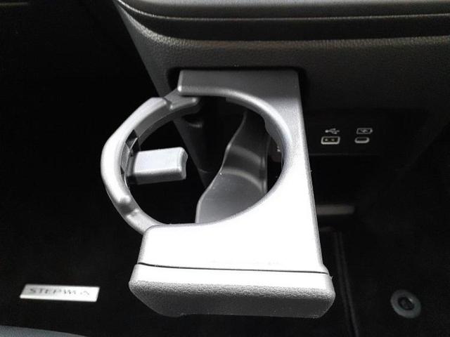 ステップワゴン ｅＨＥＶスパーダプレミアムライン　新品タイヤ／純正　１１インチ　ＳＤナビ／フリップダウンモニター／衝突安全装置／両側電動スライドドア／シートヒーター／車線逸脱防止支援システム／シート　ハーフレザー／電動バックドア　衝突被害軽減システム（47枚目）