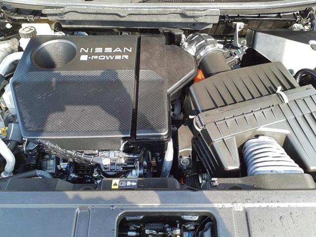 エクストレイル ４ＷＤ　Ｇ　ｅ－４ＯＲＣＥ　保証書／純正　１２．３インチ　メモリーナビ／インテリジェントルームミラー／エマージェンシーブレーキ／シートヒーター　全席／アラウンドビューモニター／車線逸脱防止支援システム／プロパイロット　電動シート（61枚目）