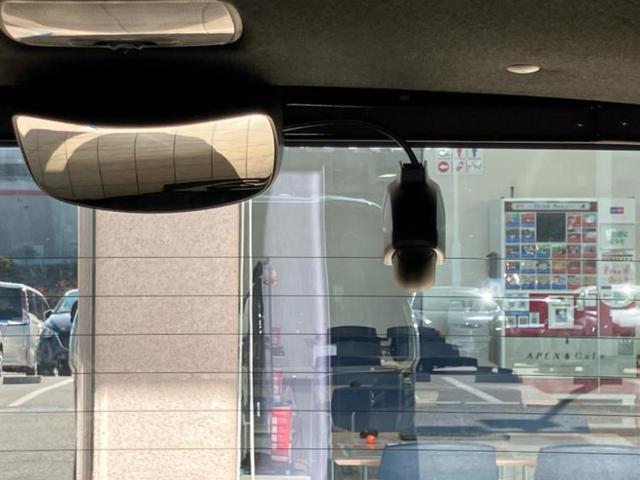 N-BOXカスタム G・Lターボホンダセンシング 新品タイヤ/保証書/純正 8インチ SDナビ/ホンダセンシング/両側電動スライドドア/シートヒーター 前席/車線逸脱防止支援システム/シート ハーフレザー/ドライブレコーダー 前後 バックカメラ(42枚目)