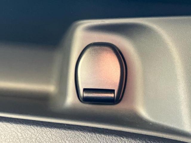 セレナ eパワーオーテックスポーツスペック 新品タイヤ/保証書/社外 10インチ SDナビ/インテリジェントルームミラー/エマージェンシーブレーキ/両側電動スライドドア/アラウンドビューモニター/車線逸脱防止支援システム/シート 合皮 ドラレコ(42枚目)