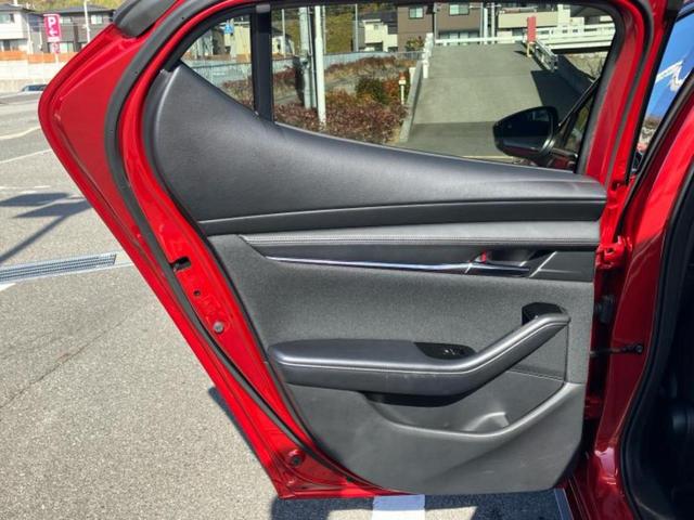 MAZDA3ファストバック 4WD XDプロアクティブツーリングセレクション 保証書/ディスプレイオーディオ8インチ/衝突安全装置/シートヒーター 前席/360°ビューモニター/車線逸脱防止支援システム/ヘッドランプ LED/Bluetooth接続/ETC 衝突被害軽減システム(23枚目)