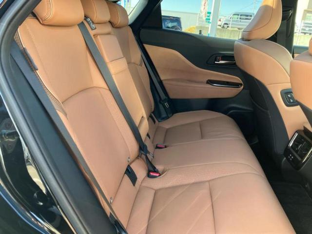 クラウンスポーツ 4WD Z パノラマルーフ/純正エアロ/保証書/純正 12.3インチ メモリーナビ/デジタルインナーミラー/トヨタセーフティセンス/エアーシート 前席/パノラミックビューモニター/車線逸脱防止支援システム 4WD(5枚目)