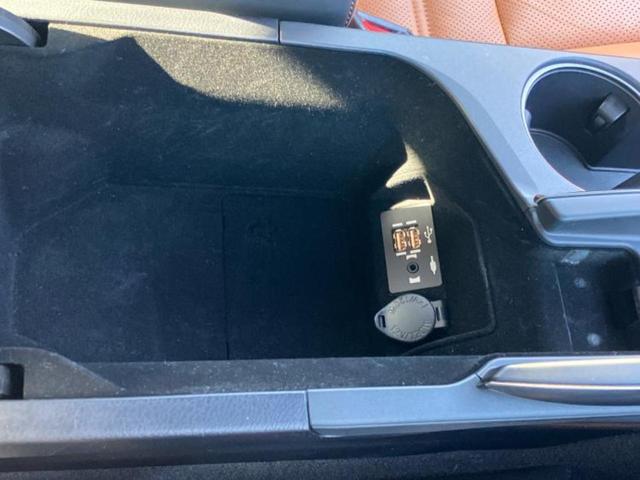 IS IS300hバージョンL 新品タイヤ/保証書/純正 10.3インチ メモリーナビ/プリクラッシュセーフティ/エアーシート 前席/パノラミックビューモニター/車線逸脱防止支援システム/シート フルレザー/ドライブレコーダー 社外(33枚目)