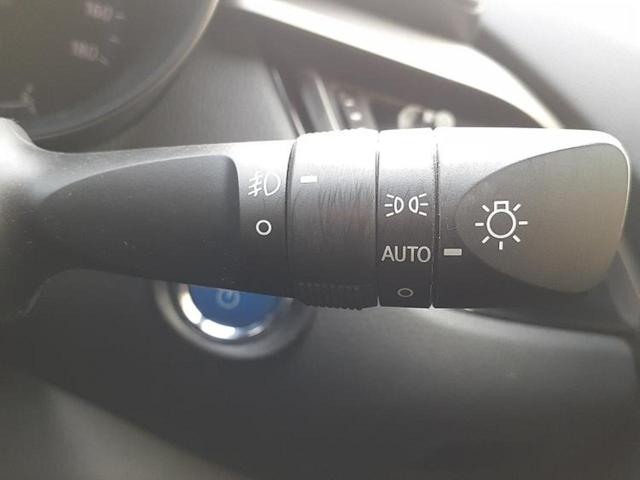 Ｃ－ＨＲ Ｇモードネロ　新品タイヤ／保証書／純正　９インチ　ＳＤナビ／トヨタセーフティセンス／シートヒーター　前席／車線逸脱防止支援システム／シート　ハーフレザー／ヘッドランプ　ＬＥＤ／Ｂｌｕｅｔｏｏｔｈ接続　バックカメラ（15枚目）