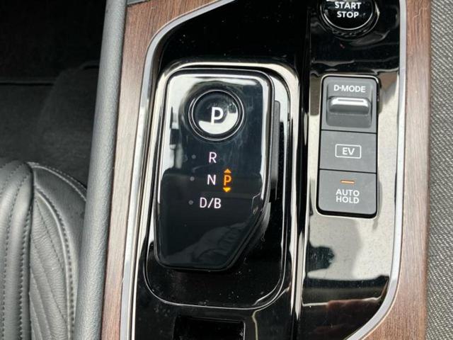 オーラ Ｇレザーエディション　ＢＯＳＥ／保証書／純正　９インチ　メモリーナビ／衝突安全装置／全方位モニター／車線逸脱防止支援システム／シート　フルレザー／プロパイロット／ドライブレコーダー　純正／ヘッドランプ　ＬＥＤ　革シート（17枚目）