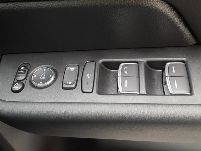 ステップワゴン スパーダ　保証書／純正　１１インチ　ナビ／フリップダウンモニター　純正　１５．６インチ／ホンダセンシング／両側電動スライドドア／シートヒーター　前席／車線逸脱防止支援システム／電動バックドア／登録済未使用車（32枚目）