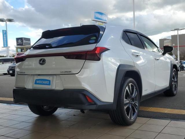 ＵＸ ＵＸ２５０ｈバージョンＬ　新品タイヤ／保証書／純正　１０．３インチ　メモリーナビ／プリクラッシュセーフティ／エアーシート　前席／パノラミックビューモニター／車線逸脱防止支援システム／シート　フルレザー／電動バックドア　革シート（3枚目）