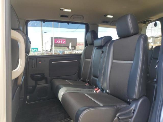 ステップワゴンスパーダ スパーダクールスピリット・ホンダセンシング　新品タイヤ／保証書／純正　１０インチ　ＳＤナビ／フリップダウンモニター　純正　１１．６インチ／ホンダセンシング／両側電動スライドドア／シートヒーター　前席／マルチビューカメラシステム　後席モニター（8枚目）