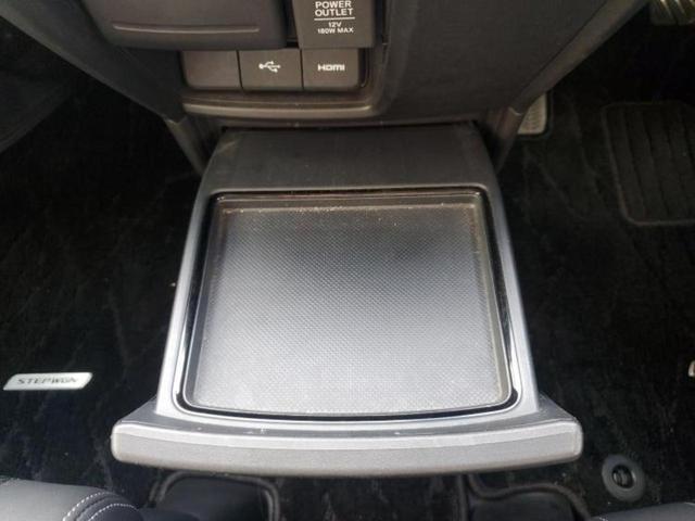 ステップワゴンスパーダ スパーダクールスピリット・ホンダセンシング　新品タイヤ／保証書／純正　１０インチ　ＳＤナビ／フリップダウンモニター　純正　１１．６インチ／ホンダセンシング／両側電動スライドドア／シートヒーター　前席／マルチビューカメラシステム　後席モニター（45枚目）