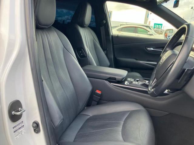 クラウンハイブリッド ＲＳアドバンス　サンルーフ／保証書／純正　１０．３インチ　メモリーナビ／デジタルインナーミラー／トヨタセーフティセンス／エアーシート　前席／パノラミックビューモニター／車線逸脱防止支援システム／シート　合皮　ドラレコ（4枚目）