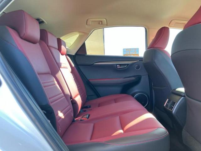 ＮＸ ＮＸ３００ｈ　Ｉパッケージ　純正　１０．３インチ　メモリーナビ／プリクラッシュセーフティ／シートヒーター／車線逸脱防止支援システム／シート　フルレザー／電動バックドア／ドライブレコーダー　前後／ヘッドランプ　３眼ＬＥＤ　革シート（5枚目）
