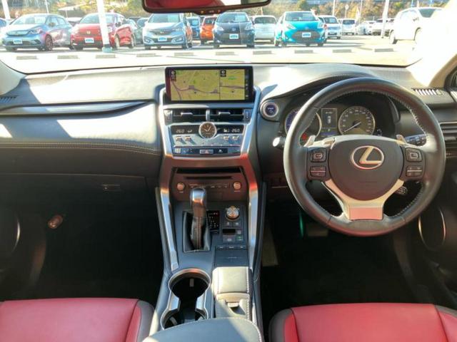 ＮＸ ＮＸ３００ｈ　Ｉパッケージ　純正　１０．３インチ　メモリーナビ／プリクラッシュセーフティ／シートヒーター／車線逸脱防止支援システム／シート　フルレザー／電動バックドア／ドライブレコーダー　前後／ヘッドランプ　３眼ＬＥＤ　革シート（6枚目）