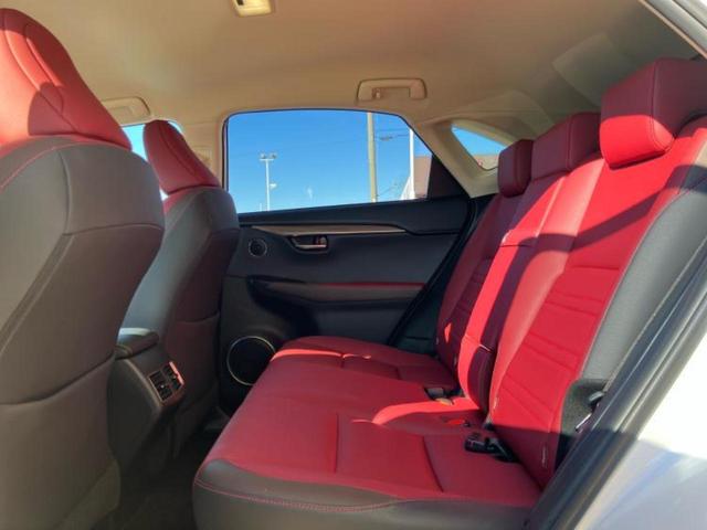 ＮＸ ＮＸ３００ｈ　Ｉパッケージ　純正　１０．３インチ　メモリーナビ／プリクラッシュセーフティ／シートヒーター／車線逸脱防止支援システム／シート　フルレザー／電動バックドア／ドライブレコーダー　前後／ヘッドランプ　３眼ＬＥＤ　革シート（8枚目）