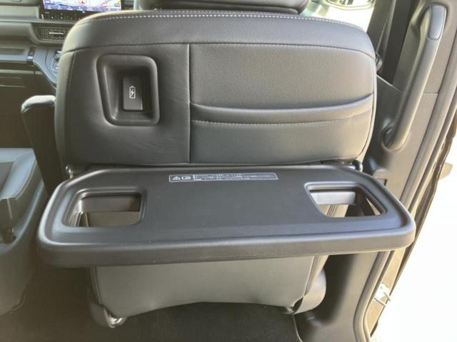 ステップワゴン ｅＨＥＶスパーダ　新品タイヤ／保証書／純正　１０インチ　ＳＤナビ／衝突安全装置／両側電動スライドドア／シートヒーター　前席／車線逸脱防止支援システム／シート　ハーフレザー／電動バックドア／ドライブレコーダー　前後（44枚目）