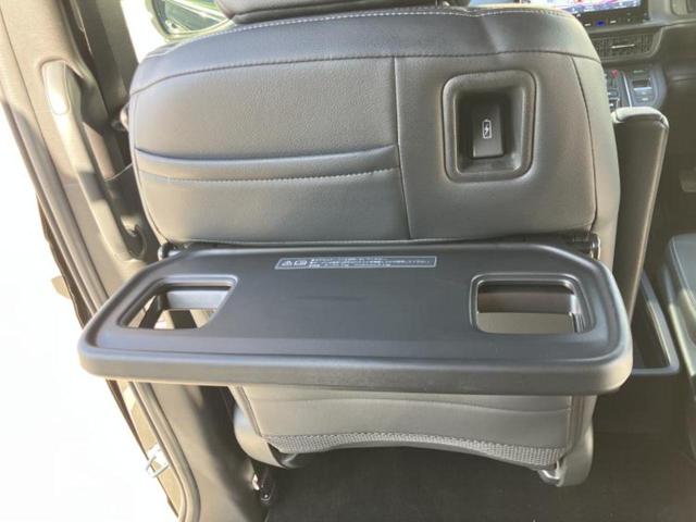 ステップワゴン ｅＨＥＶスパーダ　新品タイヤ／保証書／純正　１０インチ　ＳＤナビ／衝突安全装置／両側電動スライドドア／シートヒーター　前席／車線逸脱防止支援システム／シート　ハーフレザー／電動バックドア／ドライブレコーダー　前後（45枚目）