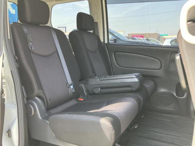 セレナ ハイウェイスターＨＶ　Ｖセレクション　新品タイヤ／保証書／純正　ＳＤナビ／フリップダウンモニター　社外　１０．２インチ／両側電動スライドドア／ヘッドランプ　ＨＩＤ／ＥＴＣ／ＥＢＤ付ＡＢＳ／横滑り防止装置／アイドリングストップ　後席モニター（5枚目）