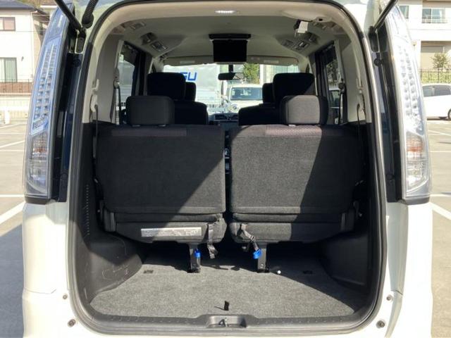 セレナ ハイウェイスターＨＶ　Ｖセレクション　新品タイヤ／保証書／純正　ＳＤナビ／フリップダウンモニター　社外　１０．２インチ／両側電動スライドドア／ヘッドランプ　ＨＩＤ／ＥＴＣ／ＥＢＤ付ＡＢＳ／横滑り防止装置／アイドリングストップ　後席モニター（20枚目）