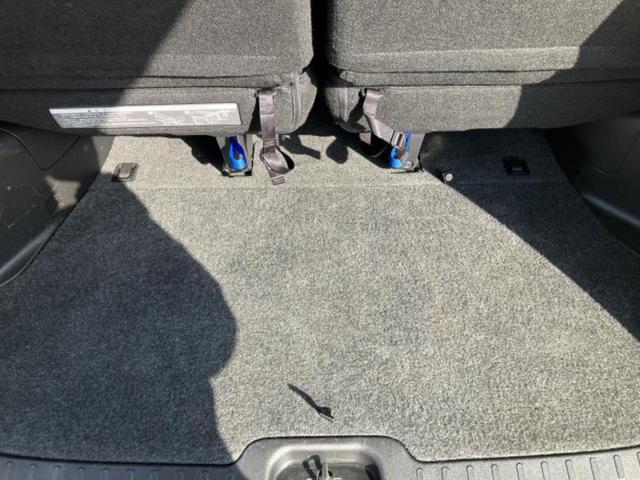 セレナ ハイウェイスターＨＶ　Ｖセレクション　新品タイヤ／保証書／純正　ＳＤナビ／フリップダウンモニター　社外　１０．２インチ／両側電動スライドドア／ヘッドランプ　ＨＩＤ／ＥＴＣ／ＥＢＤ付ＡＢＳ／横滑り防止装置／アイドリングストップ　後席モニター（26枚目）