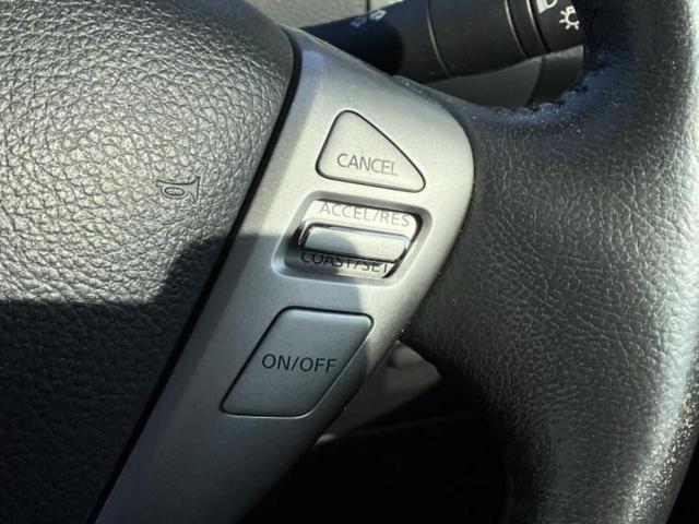 セレナ ハイウェイスターＨＶ　Ｖセレクション　新品タイヤ／保証書／純正　ＳＤナビ／フリップダウンモニター　社外　１０．２インチ／両側電動スライドドア／ヘッドランプ　ＨＩＤ／ＥＴＣ／ＥＢＤ付ＡＢＳ／横滑り防止装置／アイドリングストップ　後席モニター（31枚目）