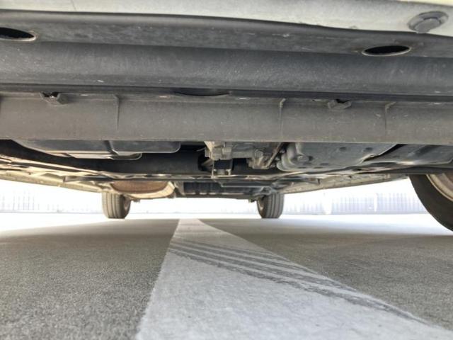 セレナ ハイウェイスターＨＶ　Ｖセレクション　新品タイヤ／保証書／純正　ＳＤナビ／フリップダウンモニター　社外　１０．２インチ／両側電動スライドドア／ヘッドランプ　ＨＩＤ／ＥＴＣ／ＥＢＤ付ＡＢＳ／横滑り防止装置／アイドリングストップ　後席モニター（51枚目）