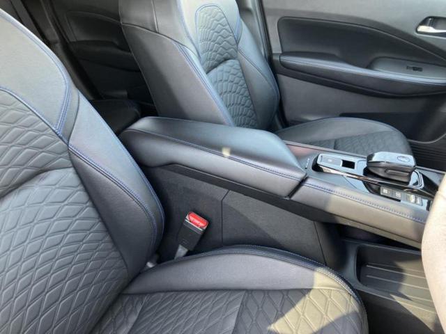 ノート オーテッククロスオーバー　新品タイヤ／保証書／純正　９インチ　ナビ／衝突安全装置／アラウンドビューモニター／車線逸脱防止支援システム／シート　ハーフレザー／プロパイロット／ヘッドランプ　ＬＥＤ／ＥＢＤ付ＡＢＳ　全周囲カメラ（35枚目）