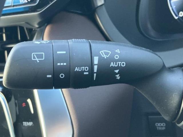 ハリアー Ｚ　サンルーフ／ＪＢＬ／保証書／純正　ＳＤナビ／デジタルインナーミラー／衝突安全装置／車線逸脱防止支援システム／シート　ハーフレザー／電動バックドア／ヘッドランプ　ＬＥＤ／ＥＴＣ／ＥＢＤ付ＡＢＳ（17枚目）