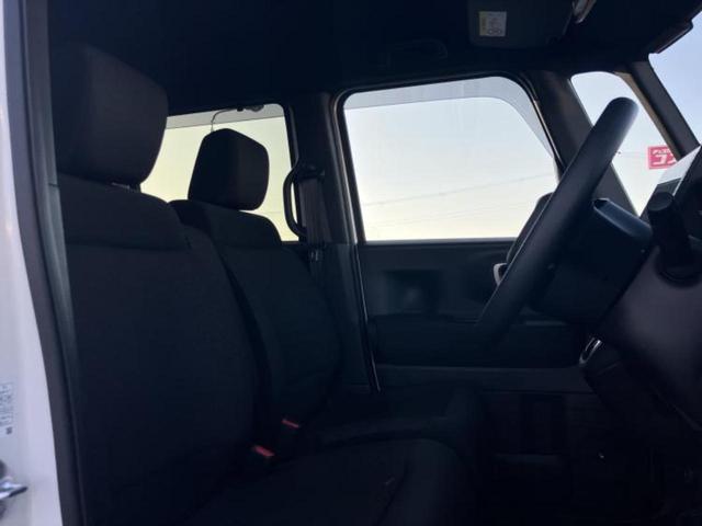 Ｎ－ＢＯＸカスタム ヒョウジュン　新品タイヤ／保証書／純正　９インチ　ナビ／ホンダセンシング／両側電動スライドドア／シートヒーター　前席／車線逸脱防止支援システム／ヘッドランプ　ＬＥＤ／ＥＢＤ付ＡＢＳ／横滑り防止装置　レーンアシスト（4枚目）