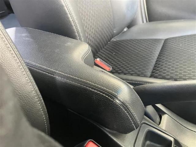 フィットハイブリッド ハイブリッド・Ｌパッケージ　保証書／純正　ＳＤナビ／シート　ハーフレザー／ヘッドランプ　ＨＩＤ／ＥＴＣ／ＥＢＤ付ＡＢＳ／横滑り防止装置／アイドリングストップ／フルセグＴＶ／エアバッグ　運転席／エアバッグ　助手席　盗難防止装置（16枚目）