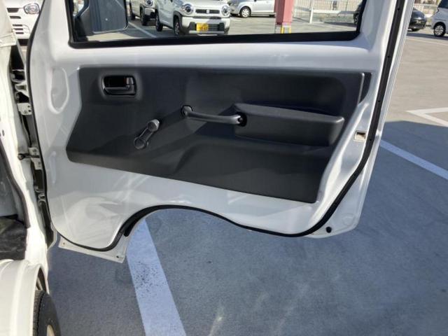 キャリイトラック ＫＣ　新品タイヤ／保証書／エアバッグ　運転席／マニュアルエアコン（6枚目）