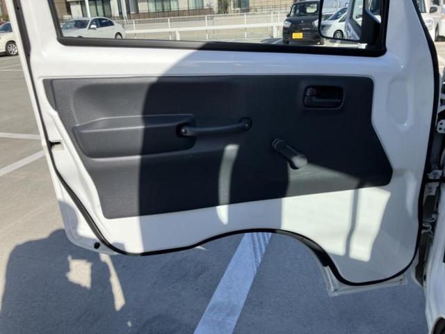 キャリイトラック ＫＣ　新品タイヤ／保証書／エアバッグ　運転席／マニュアルエアコン（7枚目）