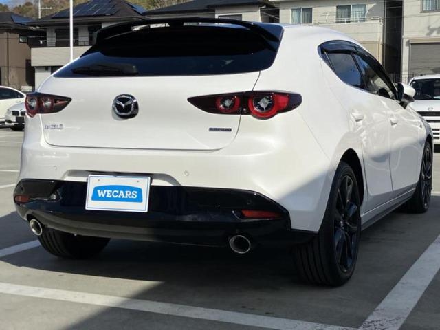 MAZDA3ファストバック X Lパッケージ 保証書/純正 SDナビ/シート フルレザー/ヘッドランプ LED/ETC/フルセグTV/アルミホイール 純正 18インチ/キーレスエントリー/オートエアコン/ワンオーナー/取扱説明書 革シート(3枚目)