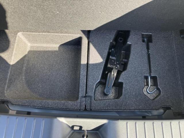 MAZDA3ファストバック X Lパッケージ 保証書/純正 SDナビ/シート フルレザー/ヘッドランプ LED/ETC/フルセグTV/アルミホイール 純正 18インチ/キーレスエントリー/オートエアコン/ワンオーナー/取扱説明書 革シート(27枚目)