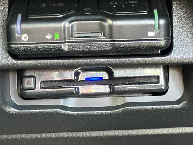 MAZDA3ファストバック X Lパッケージ 保証書/純正 SDナビ/シート フルレザー/ヘッドランプ LED/ETC/フルセグTV/アルミホイール 純正 18インチ/キーレスエントリー/オートエアコン/ワンオーナー/取扱説明書 革シート(28枚目)