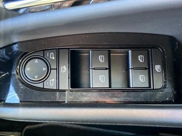 MAZDA3ファストバック X Lパッケージ 保証書/純正 SDナビ/シート フルレザー/ヘッドランプ LED/ETC/フルセグTV/アルミホイール 純正 18インチ/キーレスエントリー/オートエアコン/ワンオーナー/取扱説明書 革シート(29枚目)