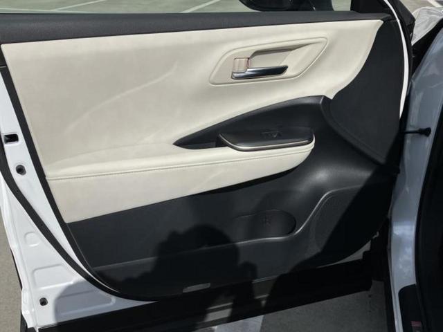 クラウンクロスオーバー ４ＷＤ　Ｇアドバンスドレザーパッケージ　新品タイヤ／保証書／純正　ＳＤナビ／デジタルインナーミラー／衝突安全装置／シートヒーター／全方位モニター／車線逸脱防止支援システム／シート　合皮／ヘッドランプ　ＬＥＤ／ＥＴＣ／ＥＢＤ付ＡＢＳ　４ＷＤ（22枚目）