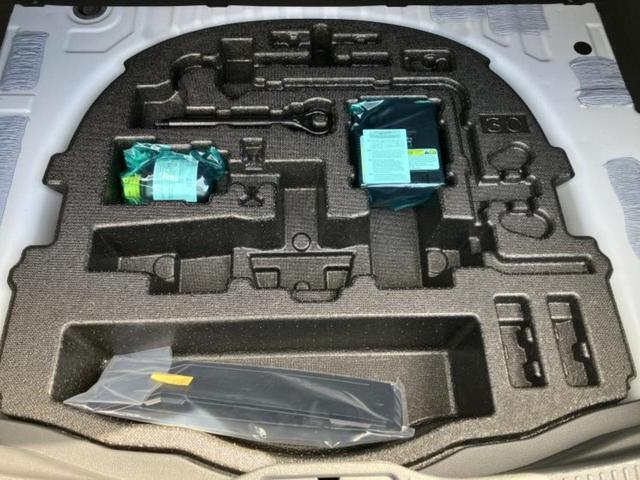 クラウンクロスオーバー ４ＷＤ　Ｇアドバンスドレザーパッケージ　新品タイヤ／保証書／純正　ＳＤナビ／デジタルインナーミラー／衝突安全装置／シートヒーター／全方位モニター／車線逸脱防止支援システム／シート　合皮／ヘッドランプ　ＬＥＤ／ＥＴＣ／ＥＢＤ付ＡＢＳ　４ＷＤ（25枚目）