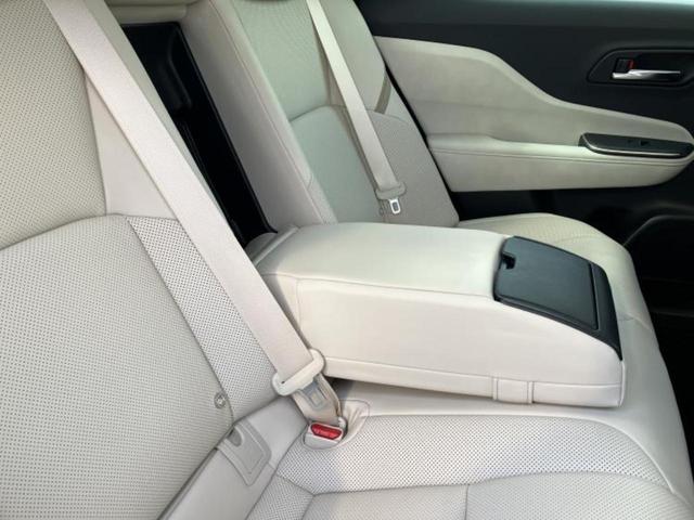 クラウンクロスオーバー ４ＷＤ　Ｇアドバンスドレザーパッケージ　新品タイヤ／保証書／純正　ＳＤナビ／デジタルインナーミラー／衝突安全装置／シートヒーター／全方位モニター／車線逸脱防止支援システム／シート　合皮／ヘッドランプ　ＬＥＤ／ＥＴＣ／ＥＢＤ付ＡＢＳ　４ＷＤ（35枚目）