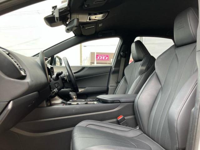 ＮＸ ＮＸ３５０ｈ　Ｆスポーツ　保証書／ディスプレイオーディオ＋ナビ１４インチ／デジタルインナーミラー／プリクラッシュセーフティ／エアーシート　前席／パノラミックビューモニター／車線逸脱防止支援システム／シート　フルレザー　革シート（7枚目）