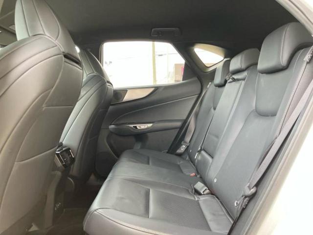 ＮＸ ＮＸ３５０ｈ　Ｆスポーツ　保証書／ディスプレイオーディオ＋ナビ１４インチ／デジタルインナーミラー／プリクラッシュセーフティ／エアーシート　前席／パノラミックビューモニター／車線逸脱防止支援システム／シート　フルレザー　革シート（8枚目）