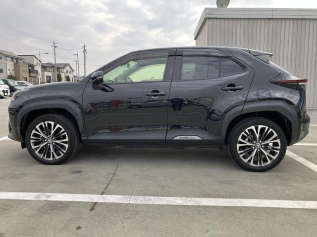 ヤリスクロス ハイブリッドＺ　新品タイヤ／保証書／ディスプレイオーディオ＋ナビ８インチ／トヨタセーフティセンス／シートヒーター　前席／パノラミックビューモニター／車線逸脱防止支援システム／シート　ハーフレザー　衝突被害軽減システム（2枚目）