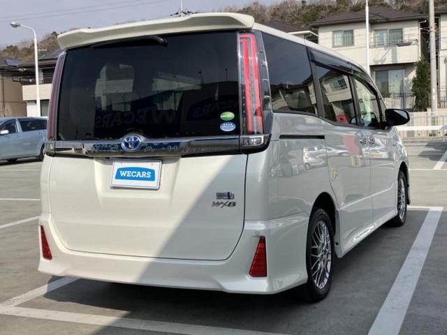 ノア ハイブリッドSiダブルバイビー 新品タイヤ/保証書/純正 10インチ SDナビ/衝突安全装置/両側電動スライドドア/シートヒーター 前席/車線逸脱防止支援システム/シート ハーフレザー/ドライブレコーダー 前後 衝突被害軽減システム(3枚目)