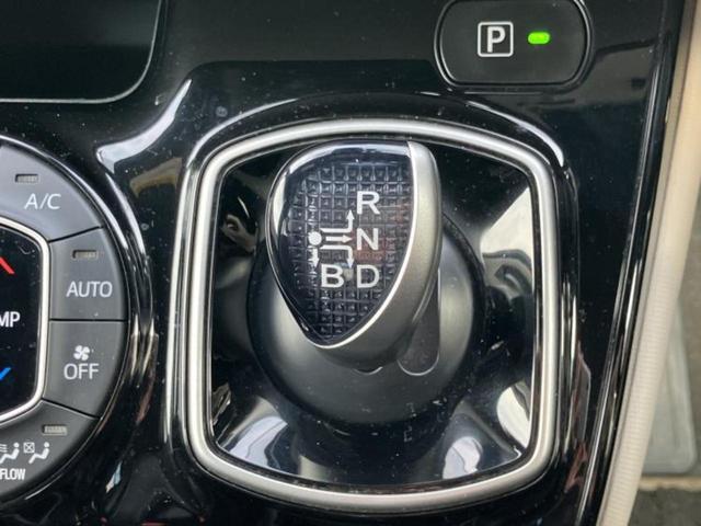 ノア ハイブリッドSiダブルバイビー 新品タイヤ/保証書/純正 10インチ SDナビ/衝突安全装置/両側電動スライドドア/シートヒーター 前席/車線逸脱防止支援システム/シート ハーフレザー/ドライブレコーダー 前後 衝突被害軽減システム(17枚目)