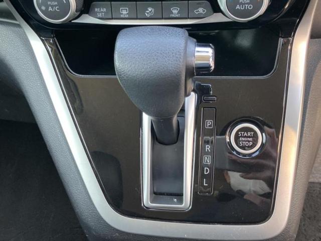 セレナ ハイウェイスターＶセレクション　純正　９インチ　ＳＤナビ／衝突安全装置／両側電動スライドドア／車線逸脱防止支援システム／ヘッドランプ　ＬＥＤ／ＥＴＣ／ＥＢＤ付ＡＢＳ／横滑り防止装置／アイドリングストップ／フルセグＴＶ　レーンアシスト（17枚目）