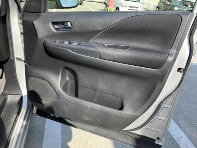 セレナ ハイウェイスターＶセレクション　純正　９インチ　ＳＤナビ／衝突安全装置／両側電動スライドドア／車線逸脱防止支援システム／ヘッドランプ　ＬＥＤ／ＥＴＣ／ＥＢＤ付ＡＢＳ／横滑り防止装置／アイドリングストップ／フルセグＴＶ　レーンアシスト（22枚目）