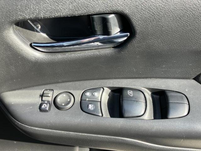 セレナ ハイウェイスターＶセレクション　純正　９インチ　ＳＤナビ／衝突安全装置／両側電動スライドドア／車線逸脱防止支援システム／ヘッドランプ　ＬＥＤ／ＥＴＣ／ＥＢＤ付ＡＢＳ／横滑り防止装置／アイドリングストップ／フルセグＴＶ　レーンアシスト（30枚目）