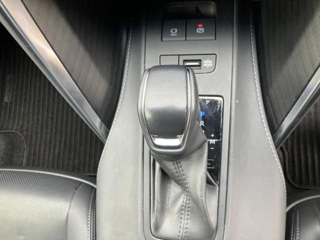 ハリアー ４ＷＤ　Ｇレザーパッケージ　保証書／ディスプレイオーディオ＋ナビ８インチ／デジタルインナーミラー／衝突安全装置／シートヒーター／車線逸脱防止支援システム／シート　合皮／電動バックドア／ヘッドランプ　ＬＥＤ／ＥＴＣ　バックカメラ（17枚目）