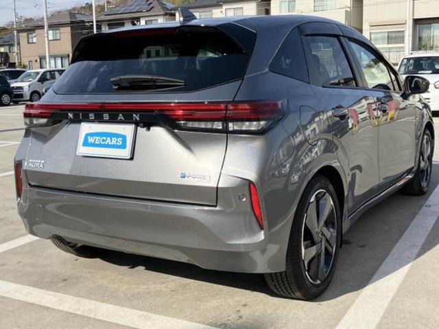 オーラ ４ＷＤ　Ｇ　ＦＯＵＲレザーエディション　ＢＯＳＥ／保証書／純正　９インチ　ＳＤナビ／インテリジェントルームミラー／衝突安全装置／シートヒーター／全方位モニター／車線逸脱防止支援システム／シート　フルレザー／ヘッドランプ　ＬＥＤ／ＥＴＣ（3枚目）