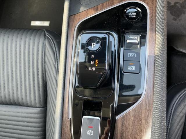 オーラ ４ＷＤ　Ｇ　ＦＯＵＲレザーエディション　ＢＯＳＥ／保証書／純正　９インチ　ＳＤナビ／インテリジェントルームミラー／衝突安全装置／シートヒーター／全方位モニター／車線逸脱防止支援システム／シート　フルレザー／ヘッドランプ　ＬＥＤ／ＥＴＣ（17枚目）